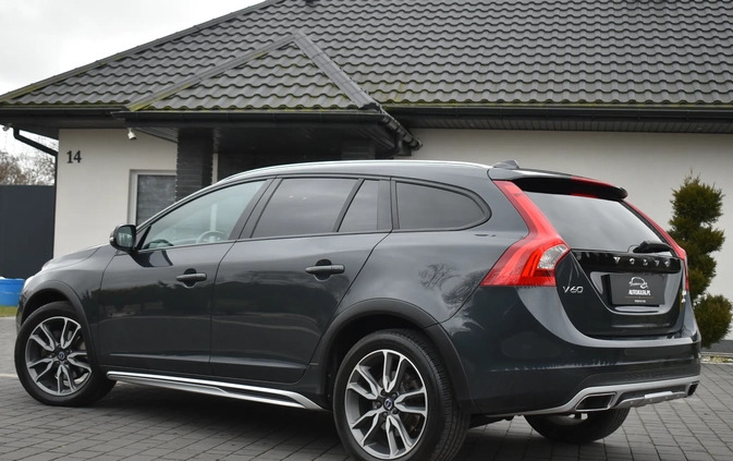Volvo V60 Cross Country cena 79900 przebieg: 210000, rok produkcji 2017 z Prószków małe 781